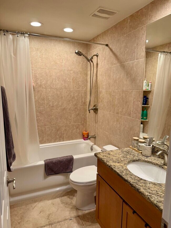 Building Photo - 835 Waterview Cir