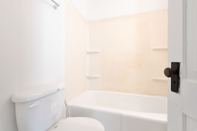 Building Photo - 1120 Washington St