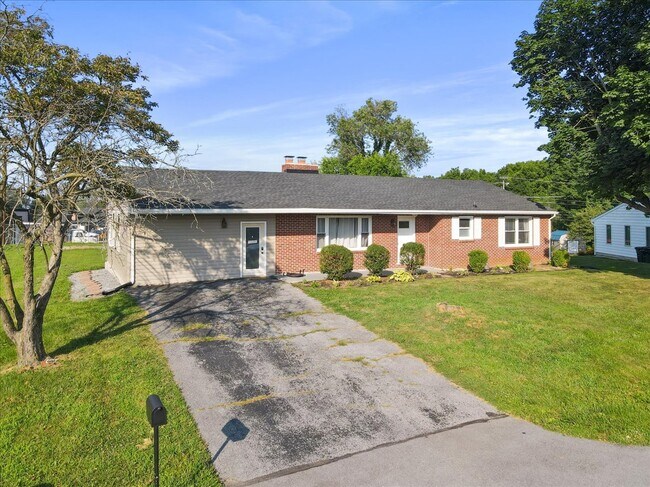 Building Photo - 13715 Dixie Dr