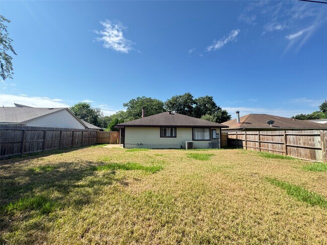Building Photo - 10942 Beacave Bend Ct