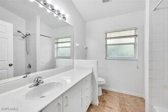 Building Photo - 1094 Grove Dr