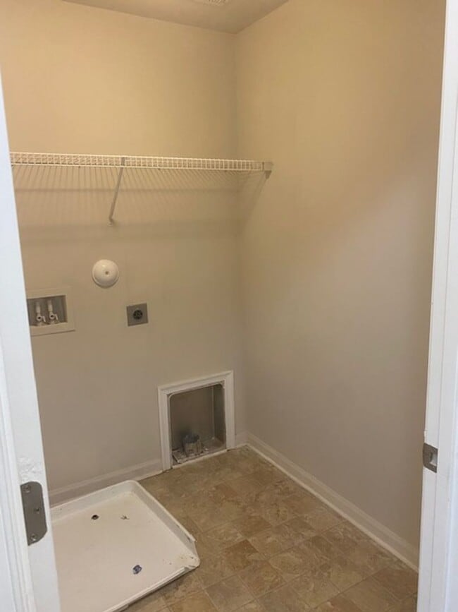 Building Photo - 203 Linfoot Ct