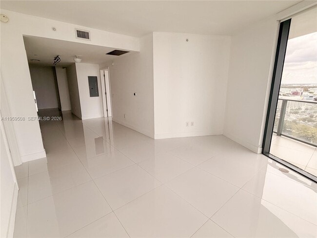 Building Photo - 501 NE 31st St