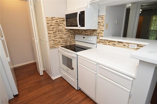 Building Photo - 8630 Mallard Reserve Dr
