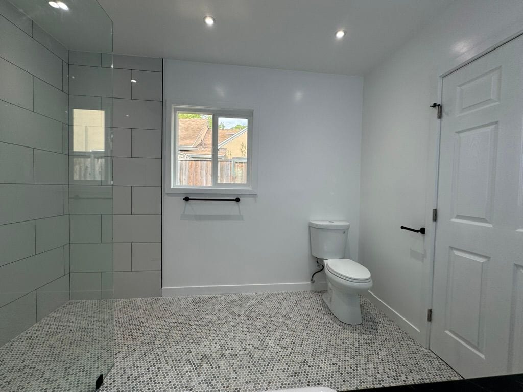 Building Photo - 2212 Linda Flora Dr