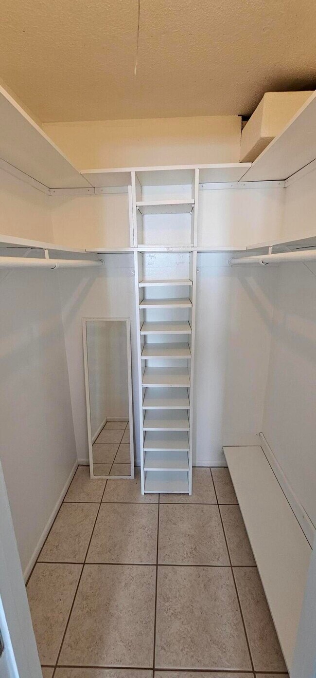 Building Photo - 230 Columbia Dr