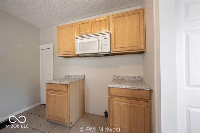 Building Photo - 1529 E Ohio St