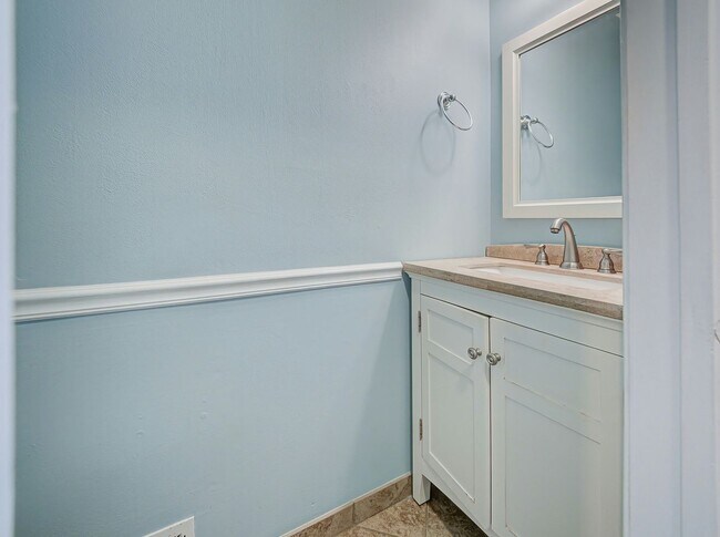 Building Photo - 96 Versailles Ct