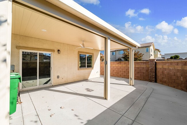 Building Photo - Beautiful Home in Hyde Park Community