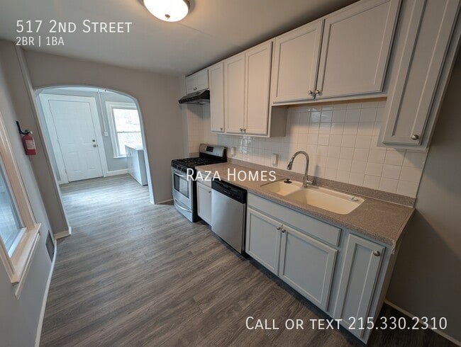 Building Photo - 517 Second St