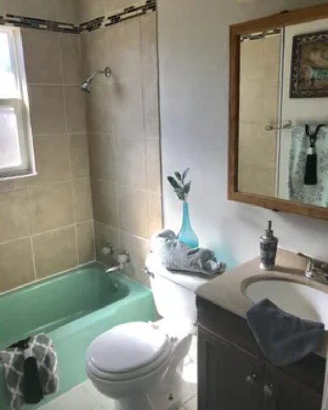 Building Photo - 2226 N Circle Dr