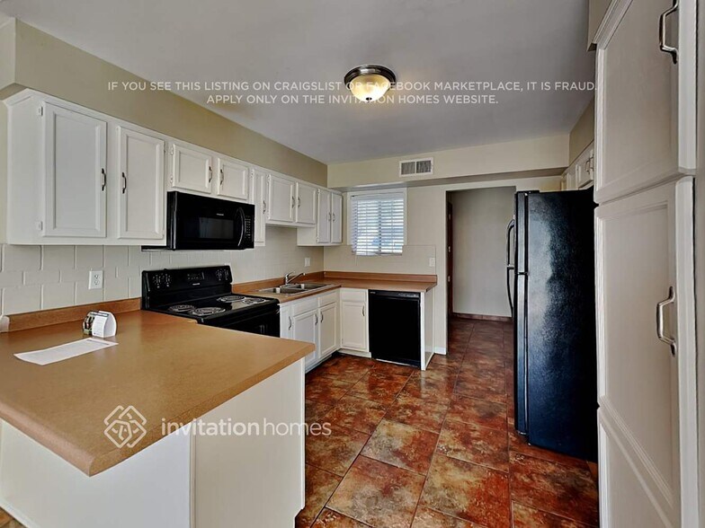Building Photo - 7723 N 35th Ave