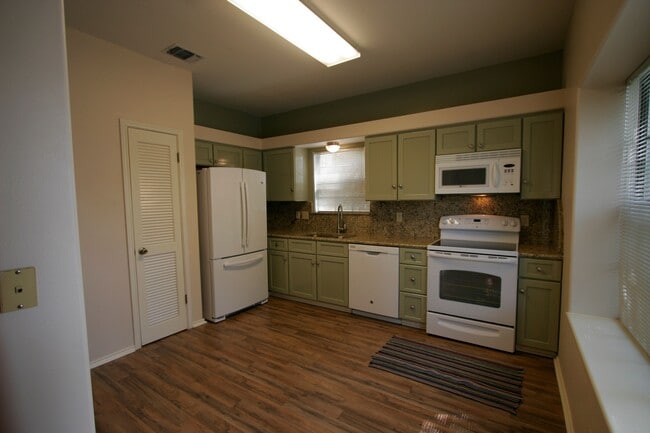 Building Photo - 207 Grandview Pl