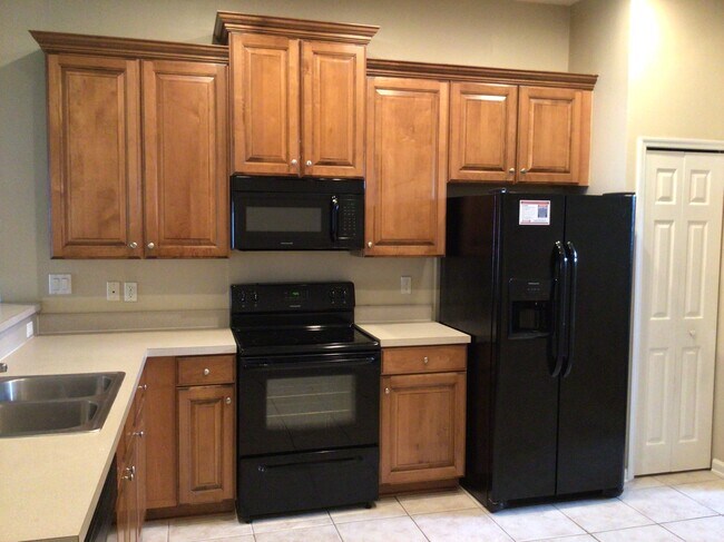 Building Photo - 9213 Prosperity Lake Dr