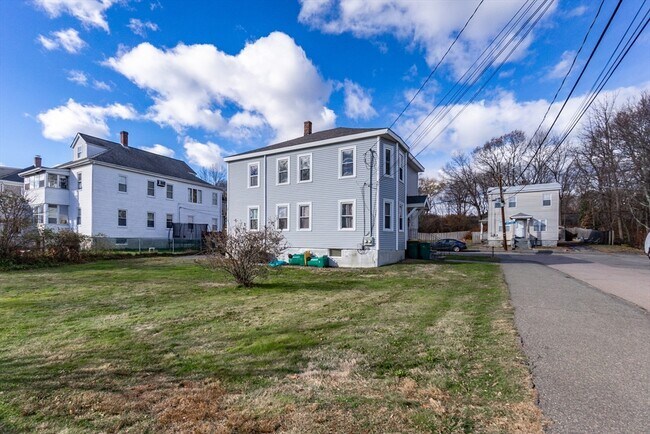 Building Photo - 74 Austin St