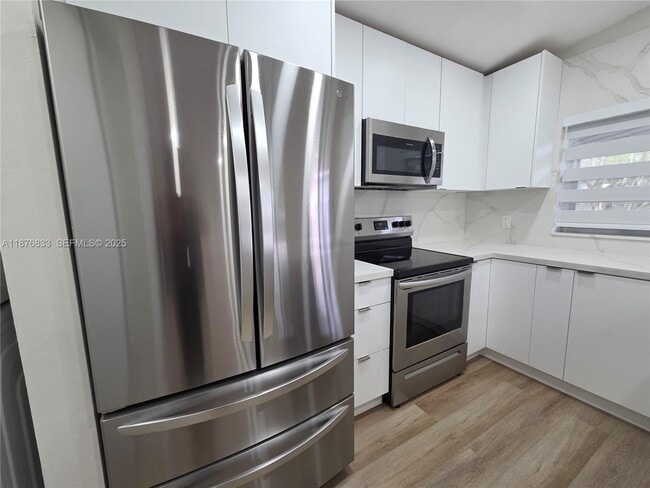 Building Photo - 15798 Woodgate Ct