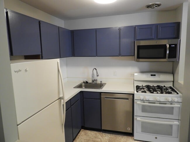 Building Photo - 511 1st St N