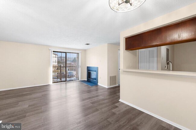 Building Photo - 26008 Brigadier Pl