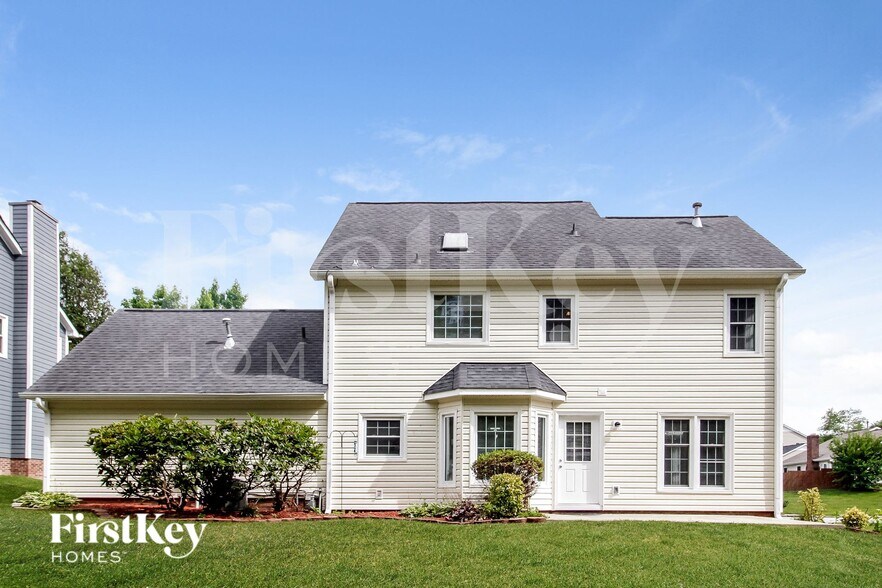 Building Photo - 3229 Sparrowhawk Dr