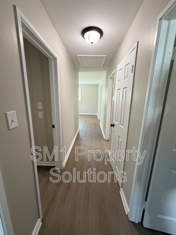 Building Photo - 1910 Britton St