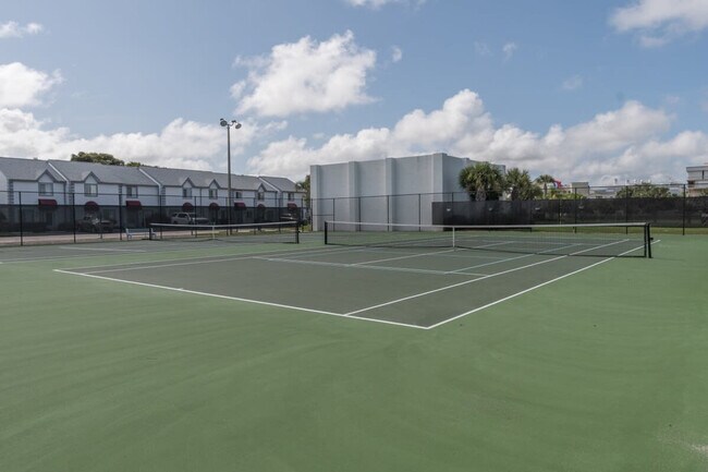 Building Photo - 545 Ocean Park Ln