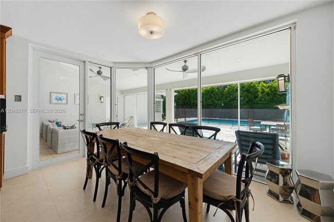 Building Photo - 14601 Pompano Dr