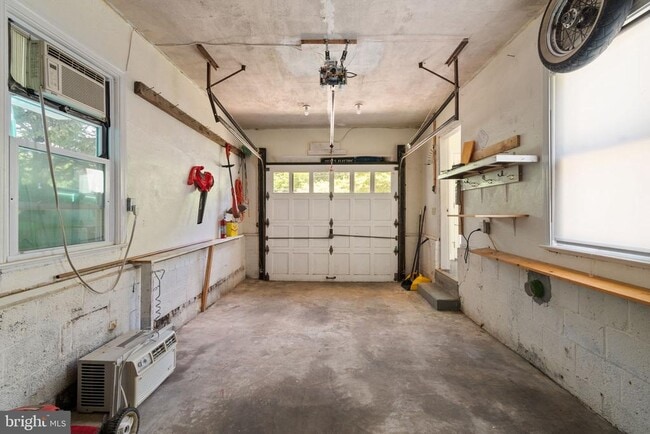 Building Photo - 6315 Old Dominion Dr