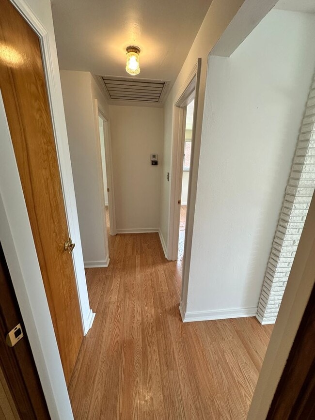 Building Photo - Homestead / Munhall - 2+ BR Single Family Home, AC, Garage, Yard, Bonus!