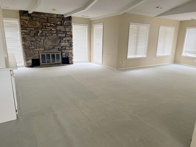 Building Photo - 4657 Butterfield Coach Rd