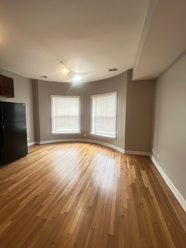 Building Photo - 505 E 44th St