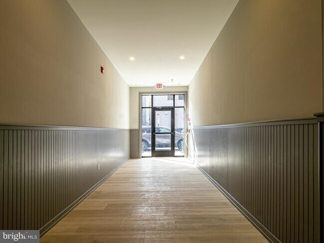 Building Photo - 769 S 10th St