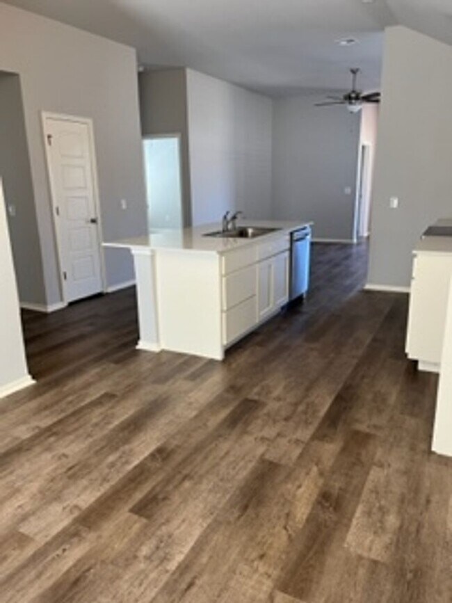 Building Photo - 4612 Emerald Knoll Rd