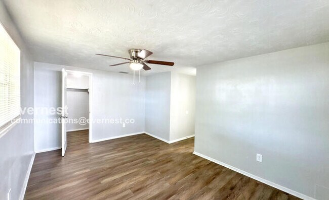 Building Photo - 3407 Truman Dr
