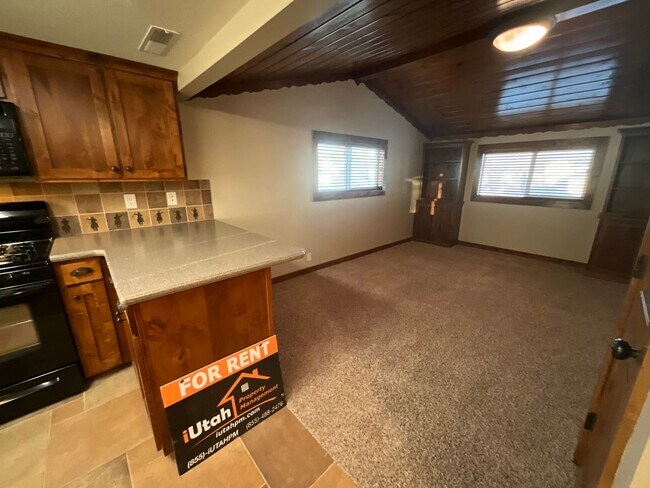 Building Photo - 5859 S