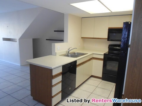 Building Photo - 1840 E Morten Ave