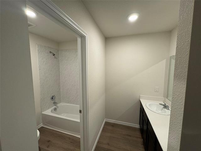 Building Photo - 2335 Gardenia Ln