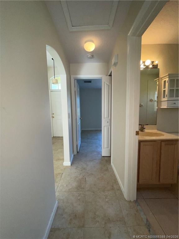 Building Photo - 456 SW Prado Ave