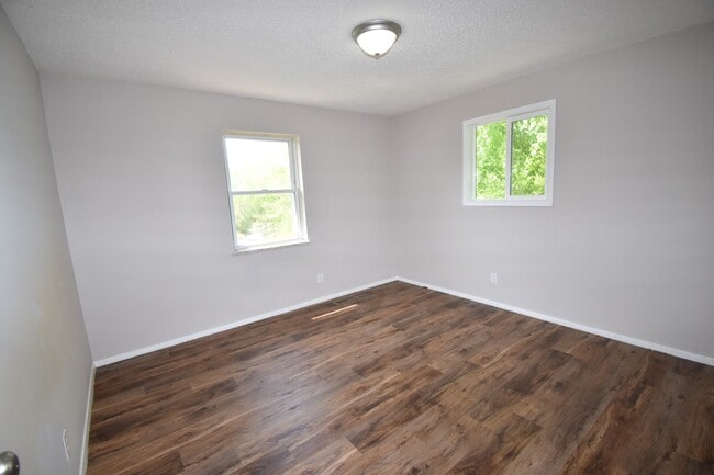 Building Photo - 3 Bedroom 1 Bath Home For Rent Near Heritage Park!