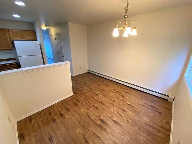 Building Photo - 2 Bed 1.5 Bath Condo! W/S/G/Lawn Care Included!