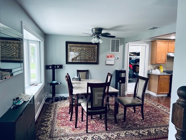 Building Photo - 1925 W Schaumburg Rd