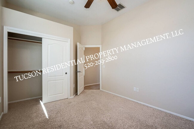 Building Photo - 10737 S Miralago Dr