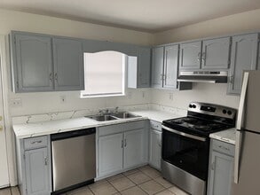 Building Photo - 201 James Asbury Dr NW