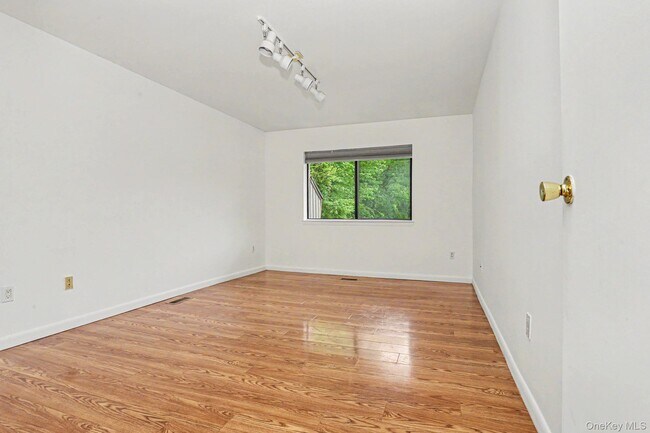 Building Photo - 311 N Greeley Ave