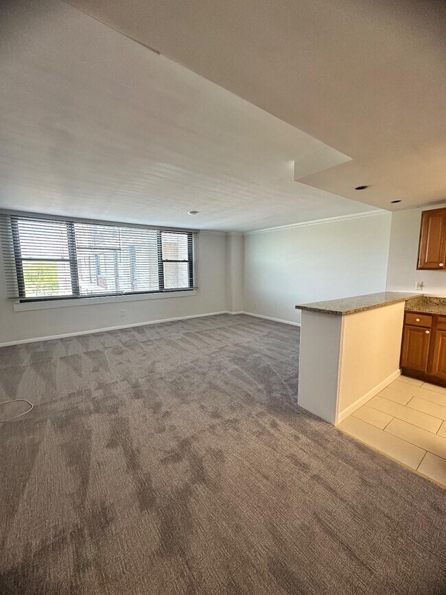 Building Photo - 4600 Duke St