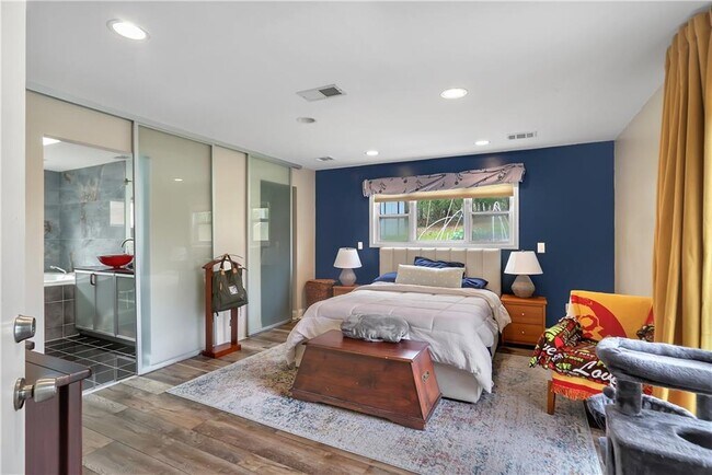 Building Photo - 1984 Mcjenkin Dr NE