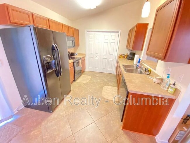 Building Photo - 109 Travertine Crossing