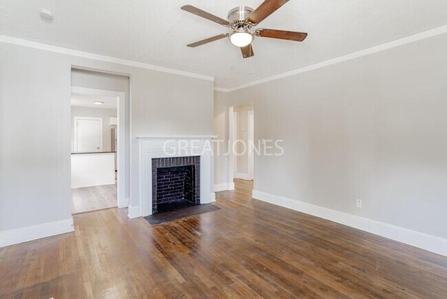 Building Photo - Charming 2 Bedroom in Greenville!