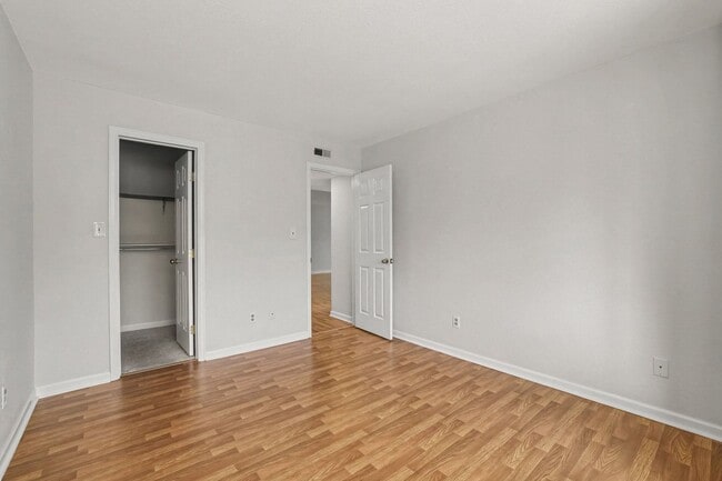 Building Photo - 13085 W Cedar Dr