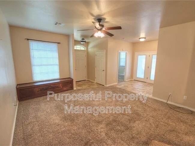 Building Photo - 2102 Lonnie Ln