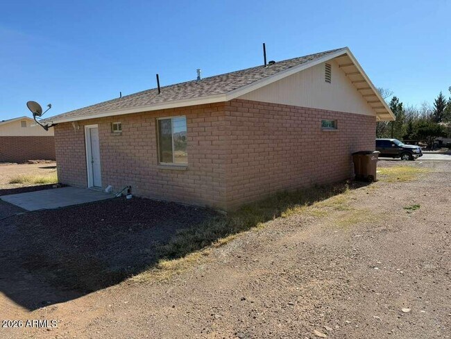 Building Photo - 1134 E 23rd St